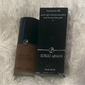 Giorgio Armani Luminous Silk Foundation in Black and Tan 14